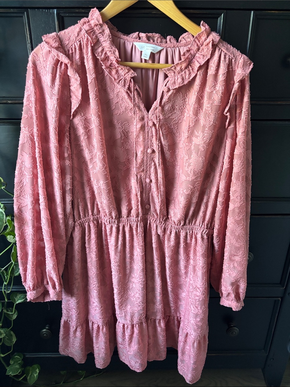 Lauren Conrad size XL Women’s Pink/Mauve Dress Embroidered Sheer/Lined Worn Once